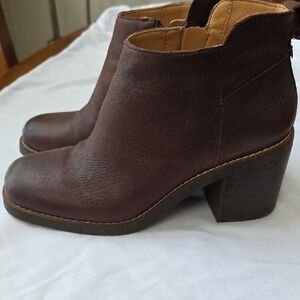 Crown Vintage Hashel Dark Brown Ankle Boots